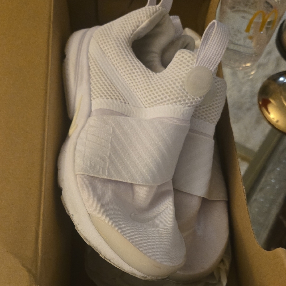 Nike Youth Presto Extrame (GS) Slip-On Sneakers